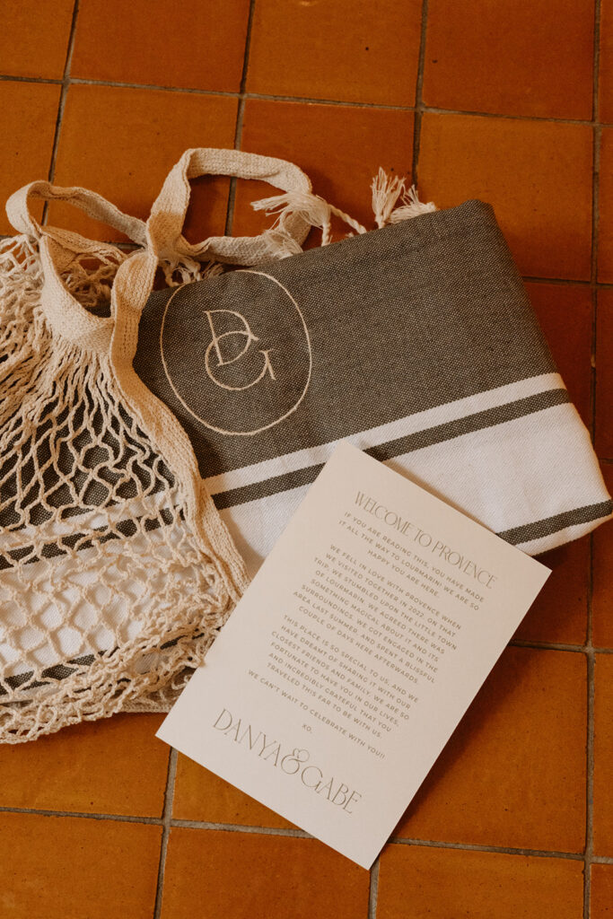 wedding-gift-for-a-destination-wedding-in-provence
